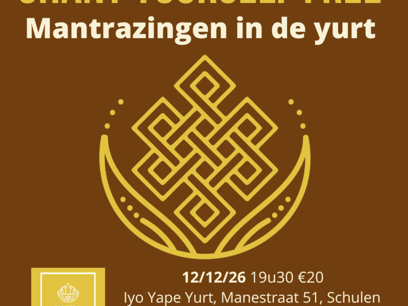 Mantrazingen in de Iyo Yape yurt