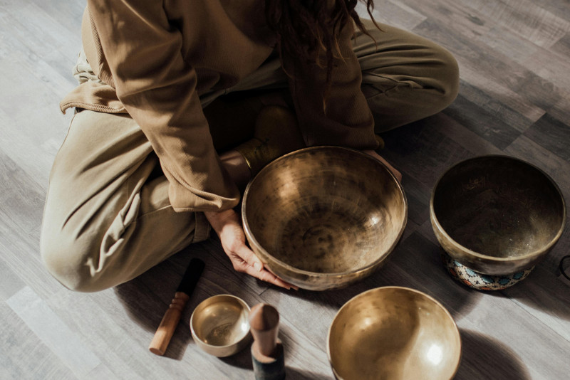 Holi & Slowly XL Edition | Live Piano & Soundhealing, Yoga, Cacao - Cérémonie de cacao, Concert allongé, Yoga