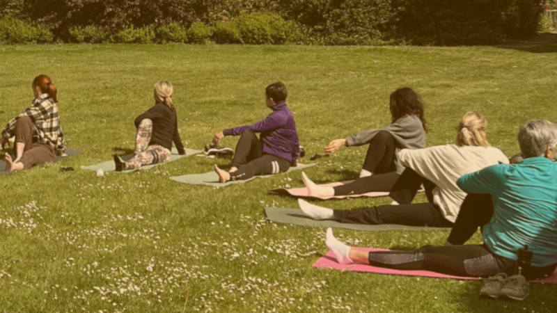 Yoga in het Philips van Lennep Park - Yoga, Nature, Relaxation