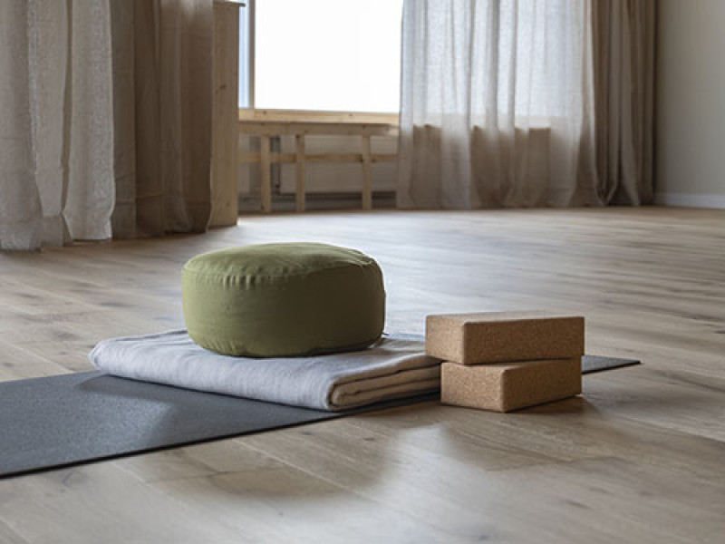 XL Les Yin Flow & Yoga Nidra
