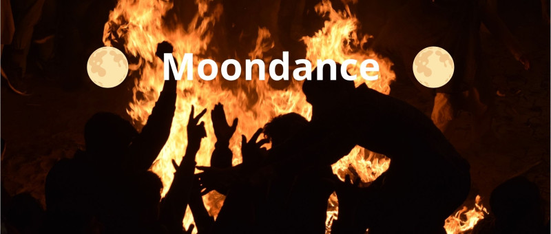 Moondance rond het vuur