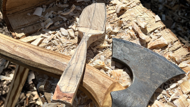 Workshop lepelsnijden uit vers hout. Maak. Vertraag. Geniet.
