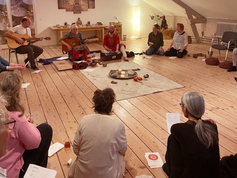 Mantra zangcirkel & Cacao  ★  Stille Vlam Community ★ 20 mrt (BR) - Mantra Singing, Singing Circle, Live Music