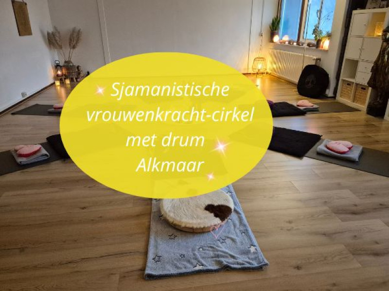 Sjamanistische vrouwenkrachtcirkel met drum - thema Zelfliefde