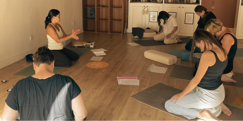 𝗪𝗢𝗥𝗞𝗦𝗛𝗢𝗣: YIN YOGA FOR HORMONAL BALANCE  - Talleres para mujeres, Yoga, Salud