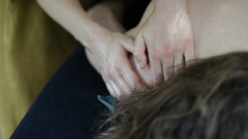 Massage voor vrouwen die toe zijn aan trager leven - Massage, Lichaamswerk, Retraite 1-op-1