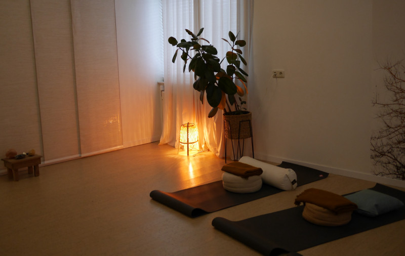 Hypnotic Manifestation: A Transformative Workshop