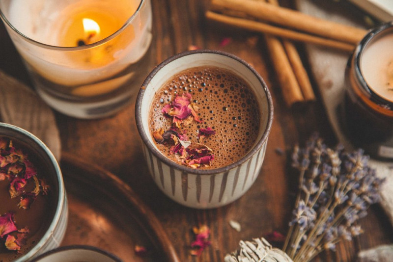  ~ Soulful Sunday Morning ~ Cacao Ceremonie & Restorative Yoga ~