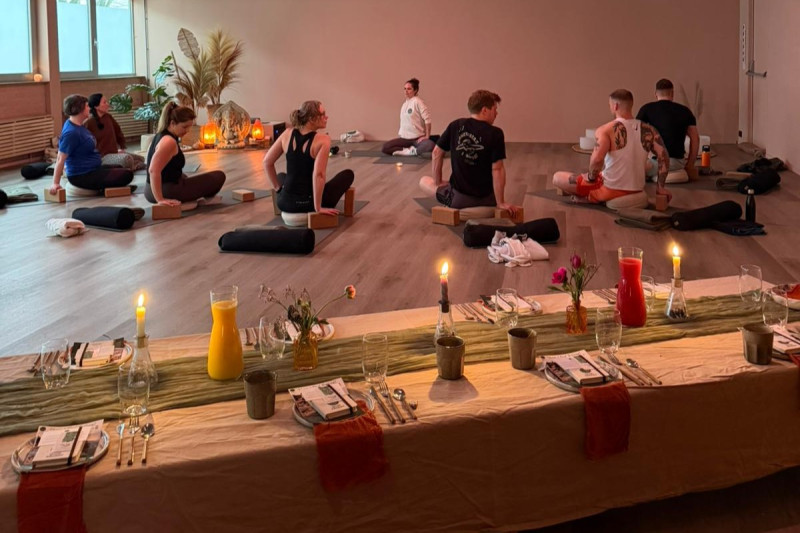 Slow Sunday: Yoga & Ontbijt in Breda
