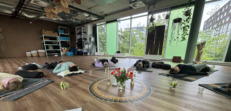 Yin Yoga XL + Yoga Nidra - Reis door de elementen onder de Volle Maan