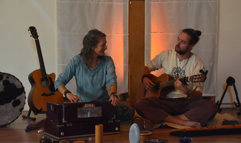 Samen mantra's zingen! - Mantra zingen, Live muziek, Zangcirkel