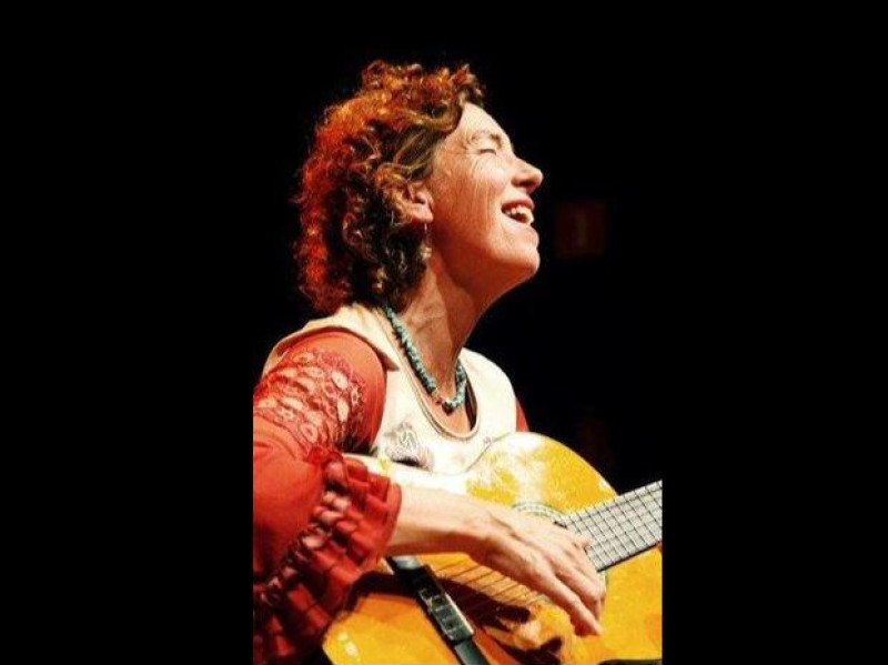 Soul Singing by the Sacred Fire - Zangcirkel, Stemexpressie, Live muziek