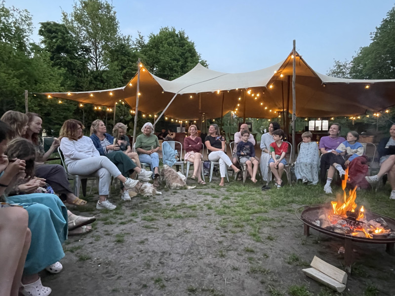 Verhalen & muziek rond het kampvuur met Tess & Sjoerd