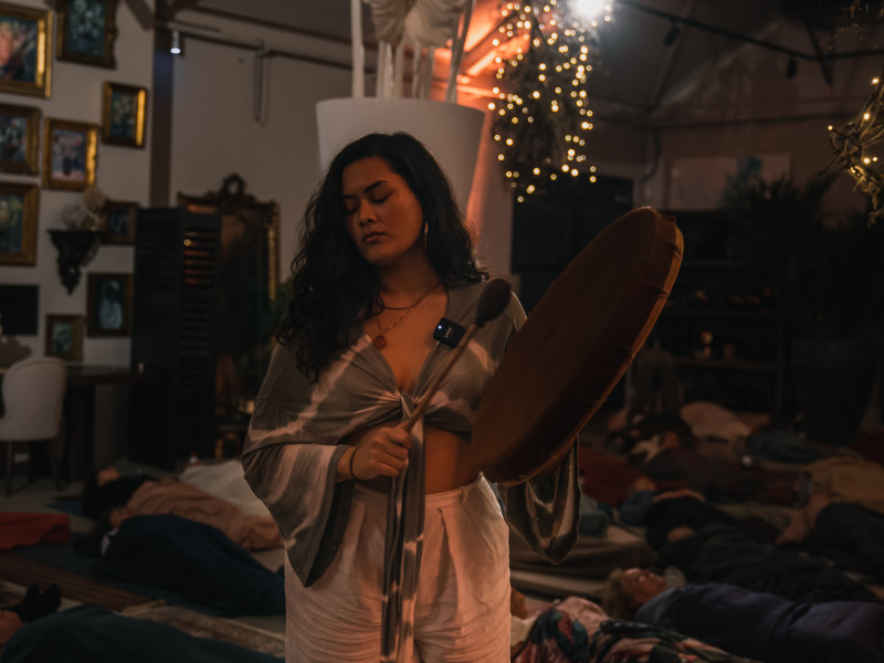 Divine Feminine Soundhealing: Deepest Rest - Klankreis-Soundbath, Reiki, Yoga