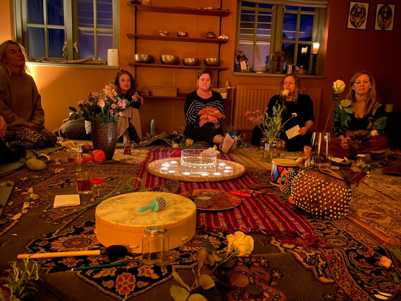 Wombs of Wisdom (WOW) incl. Cacao & Rite van de baarmoeder
