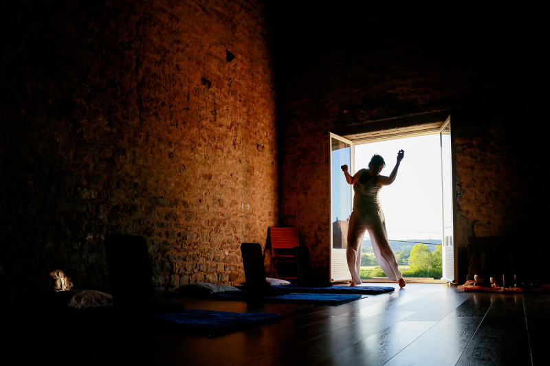 Retraite in Frankrijk, stilte, yoga, familieopstellingen, ademwerk.