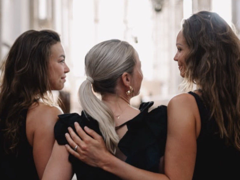 Vrouwen dragen vrouwen