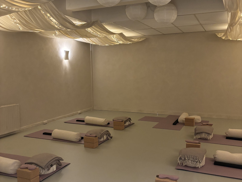 Deep Stillness: Restorative Yoga & Thai Massage Experience
