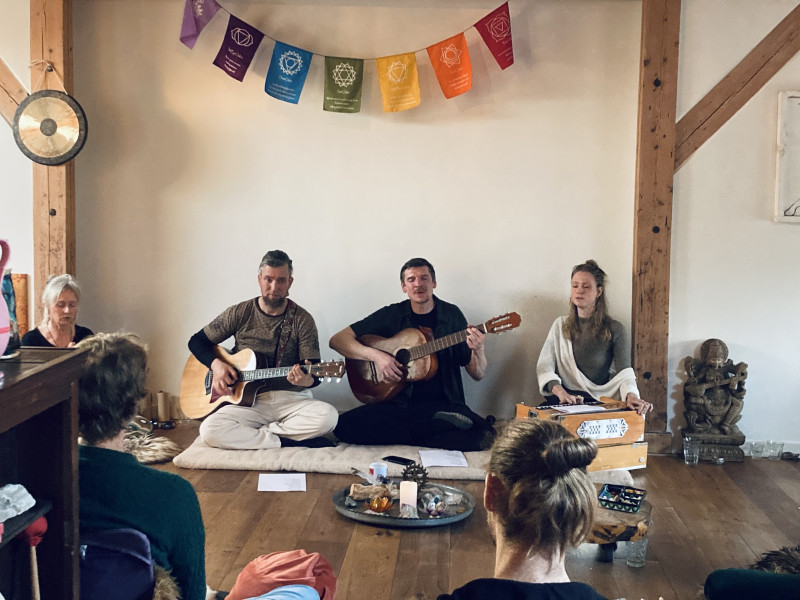 Chant & Chai gathering! Kirtan en Mantra's zingen