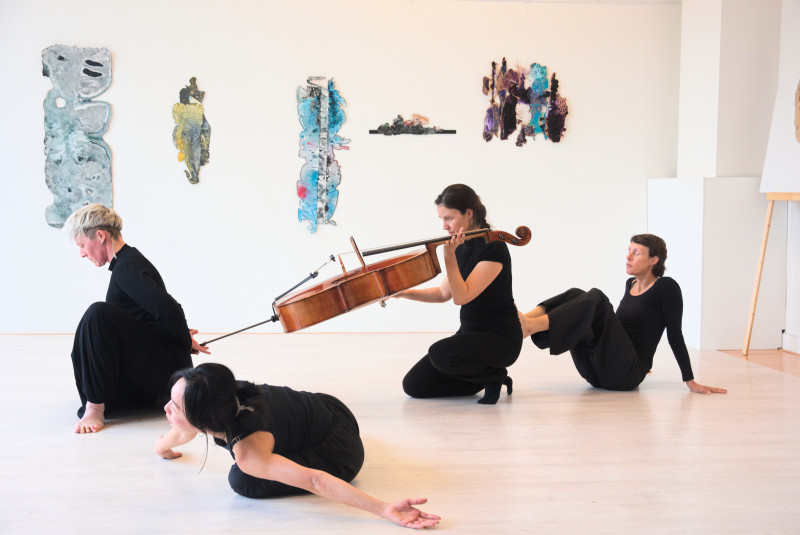 First Threads, improvisatie in dans en klank