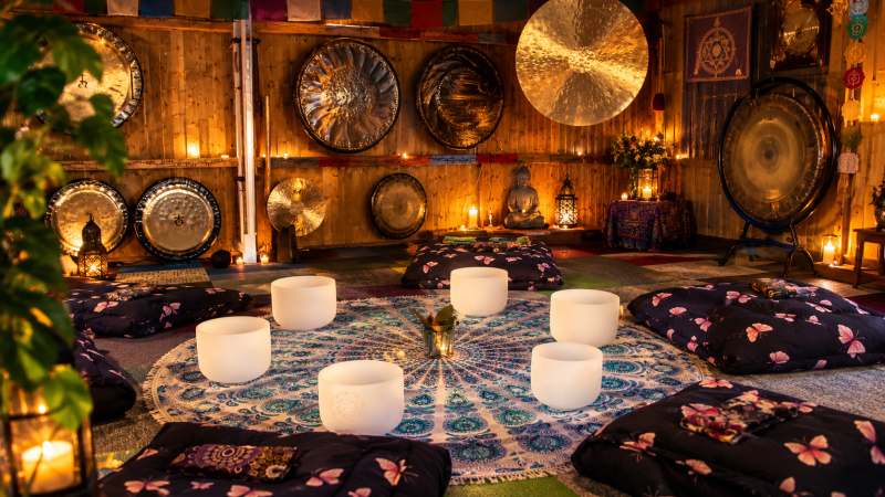 Sound Journey · 3 · 6 · 9 Solfeggio klankschalen · Klokken · Gongs