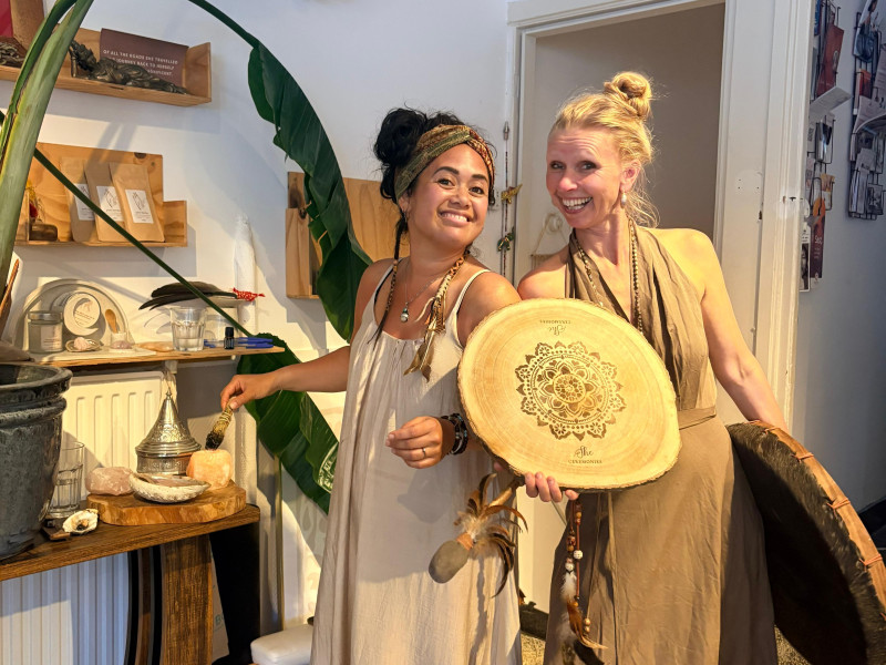 She Ceremonies - A Sacred Year of Sisterhood - Innerlijke Reis, Equinox/Zonnewende, Vrouwencirkels