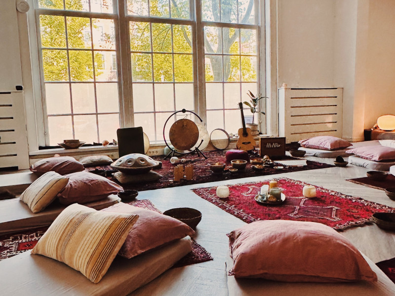 Midweek Reset · Breathwork & Sound Journey (Microdosed)