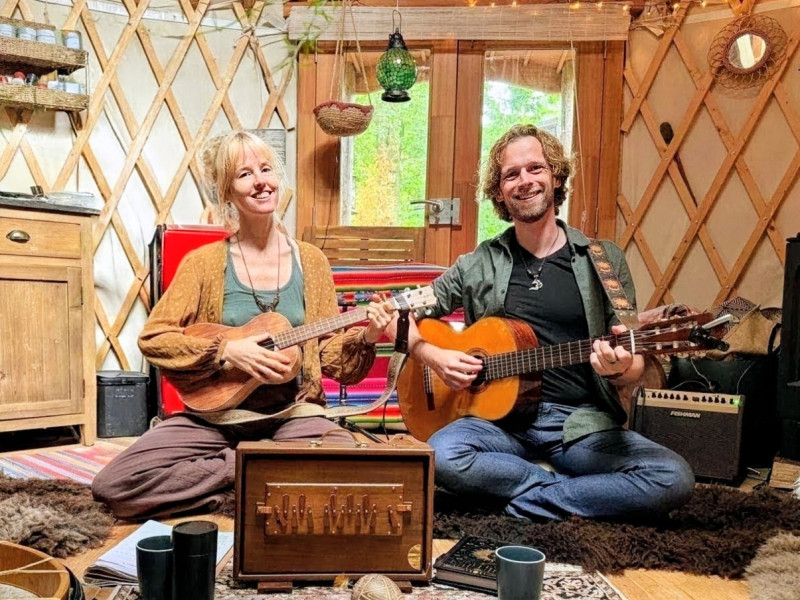 Zangcirkel in Magic Yurt