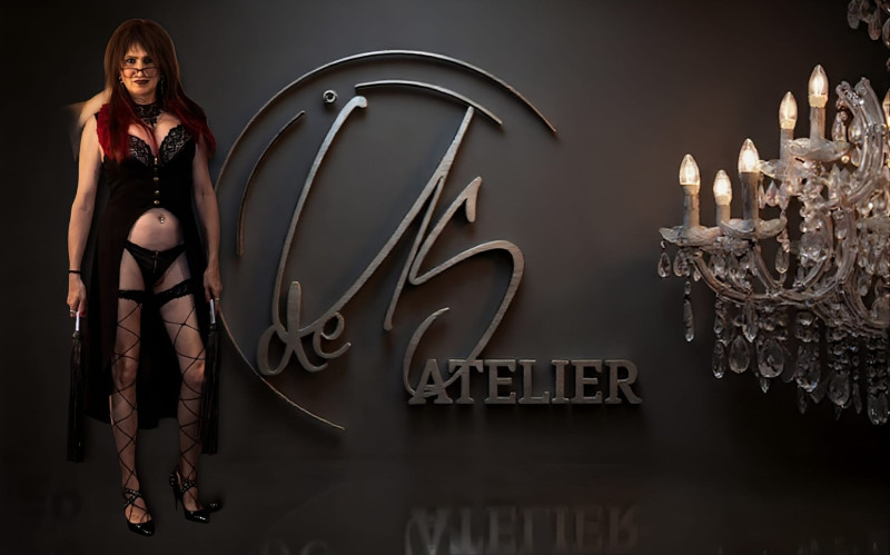 Atelier X Double Domina Q edition 22-10