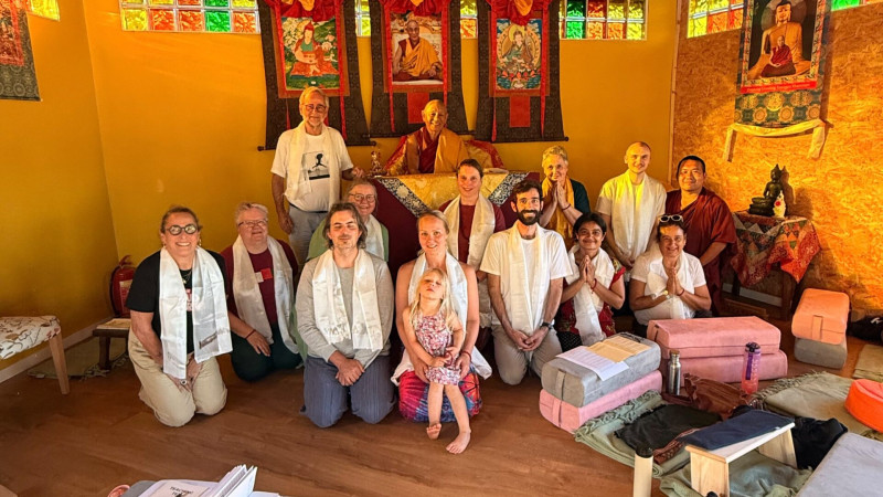 Buddhist Tibetan Retreat with Geshe Pema Dorjee 🪷 22–27 June 2027 - Retiros de varios días
