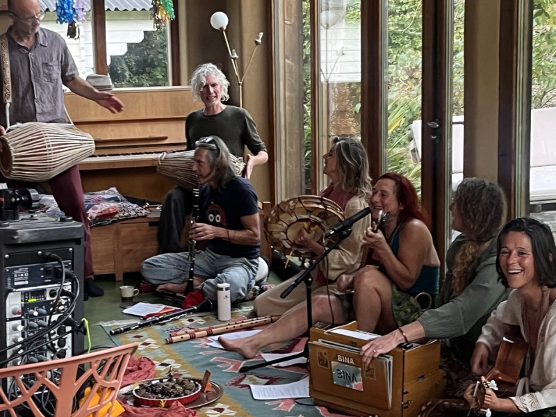 Mantra's zingen, kirtan