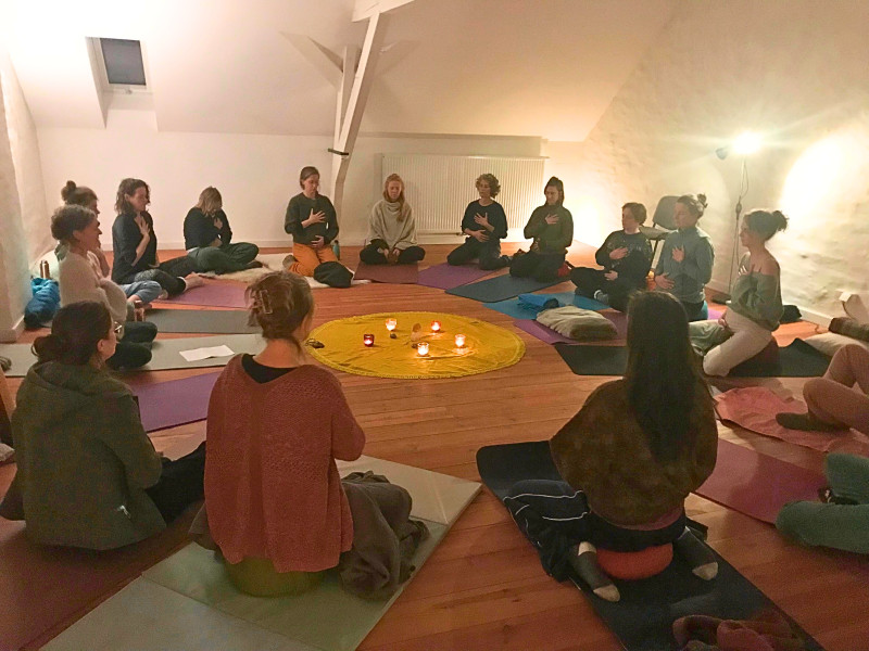 l o s l a a t c i r k e l  * loslaatcirkel - Vrouwencirkels, Mannencirkels, Sharing Circle