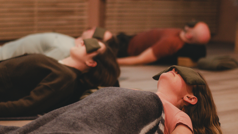 Ontspanningsles XL | Schouders en Hart | In Breda - Yoga, Relajación, Meditación