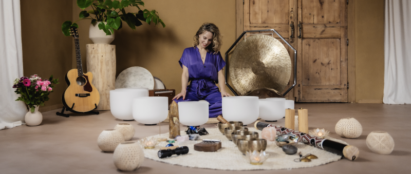 Klankreis met zangeres Krystl - Sound Journey, Lying Concert, Sound Bath