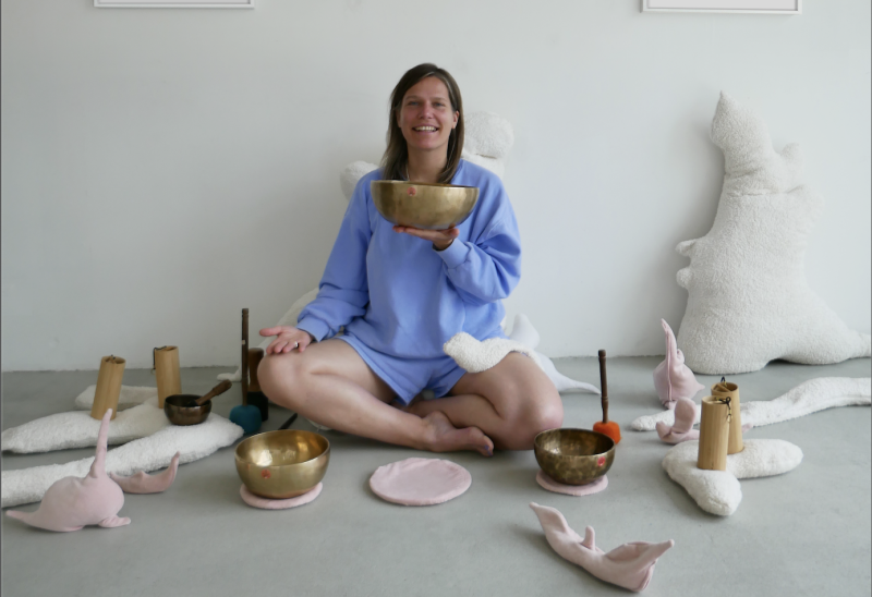 Sound Bath in soft space