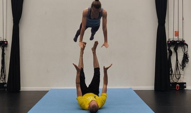 Catch the flyer! - Acro Yoga, Playfulness