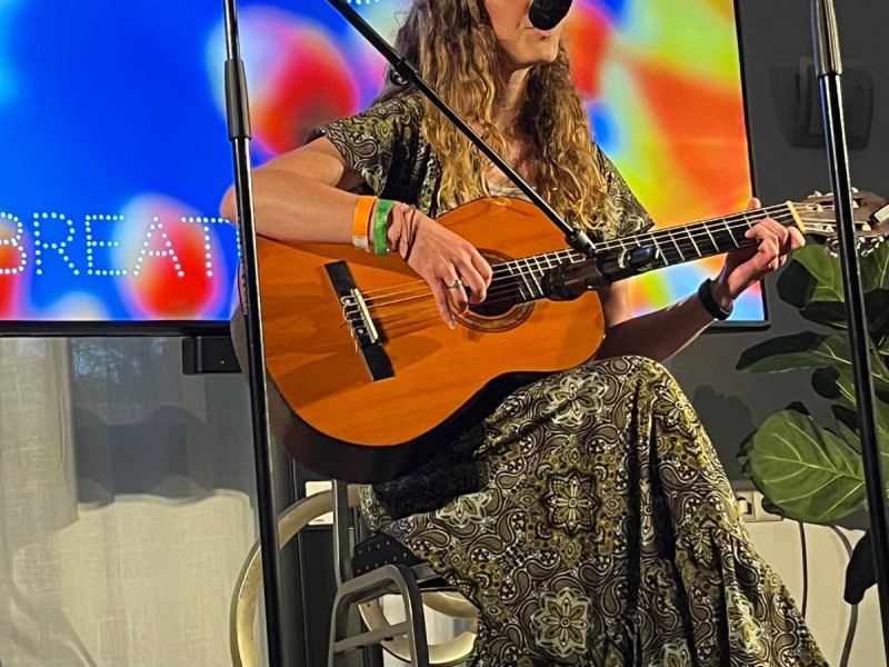 Ademcirkel expressie: met mantra zingen en live muziek