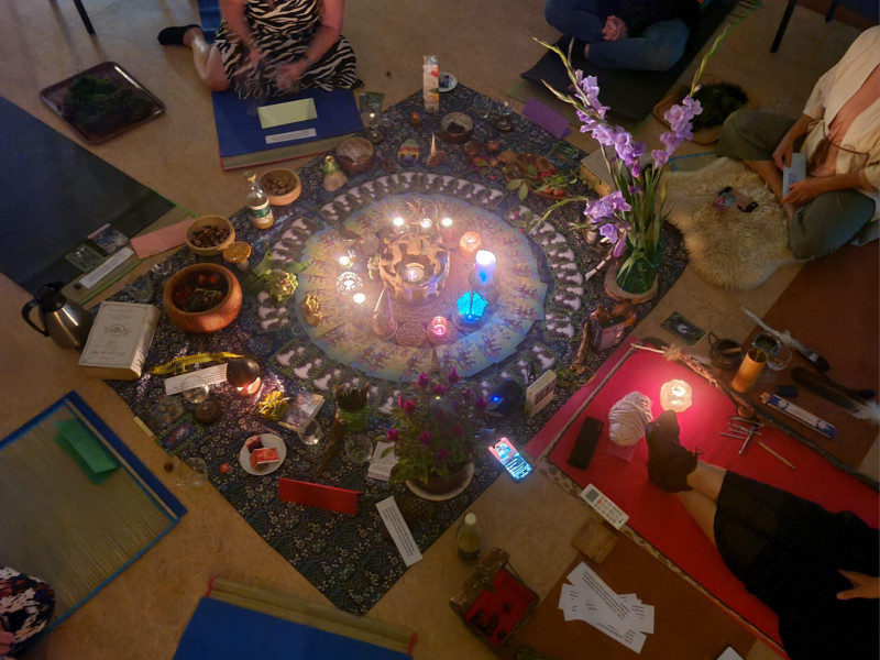 Vrouwencirkel Gezusters Zesgehuchten - Vrouwencirkels, Spirituele ontwikkeling