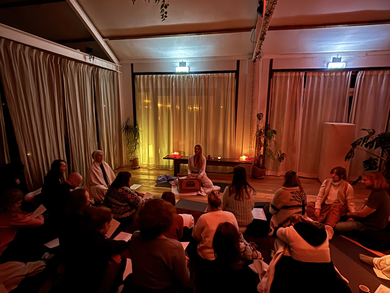Kirtan / Mantrazangavond - Kirtan, Chant de mantras