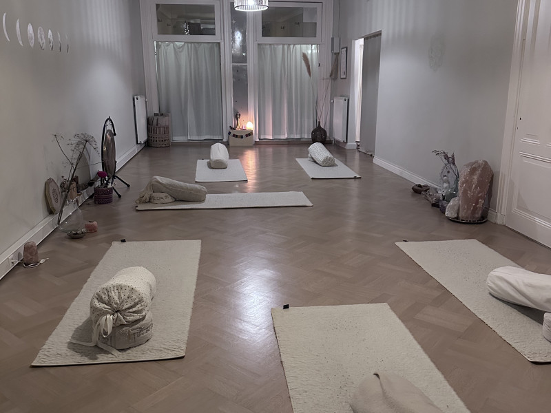 Yin Yoga & Meditation: Unwind & Restore