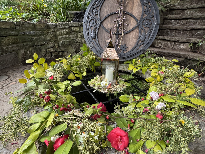 De Bron: Volle Maan Vrouwencirkel Amsterdam  (3/5 op locatie)