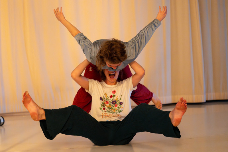 Contact Improvisation - In Depth Class 8th of October - Den Haag 