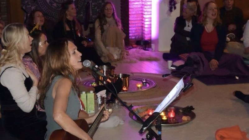 Heartsongs, Mantrazang en Stembevrijding
