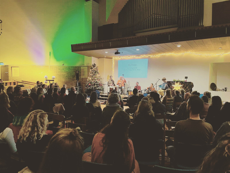 Mantra Concert | Samen Zingen Voor De Liefde - Mantra zingen, Kirtan, Concert