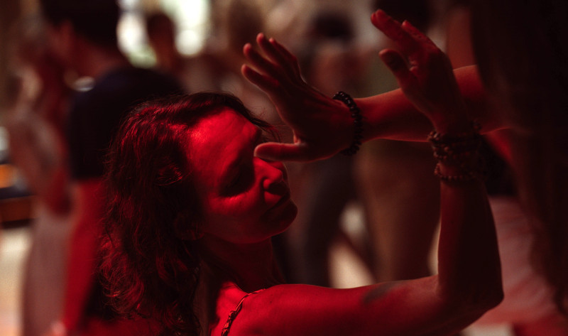 BEWEGENDE STILTE: Vrije Somatic Dance & Soundbath (No hard beats)