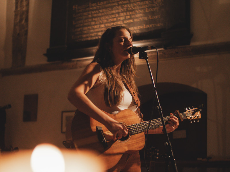 Intiem concert van Kelsey Kluijtmans - Lying Concert, Concert, Voice Liberation