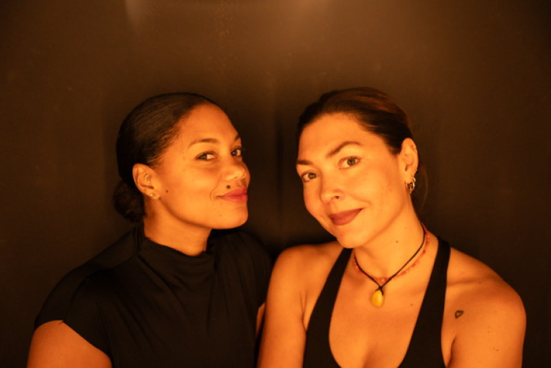 RnB Yoga w/ Nathalie & Julia - Yoga