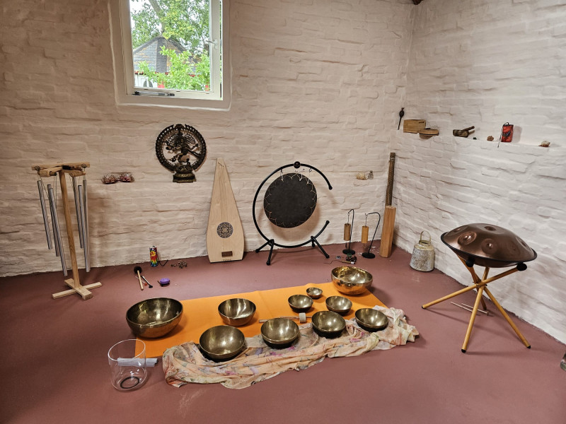 Klankbeleving met Nora - Sound Journey, Singing Bowls, Lying Concert