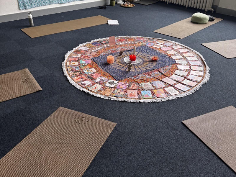 Hormone Happy - Simran Yoga by Orsi