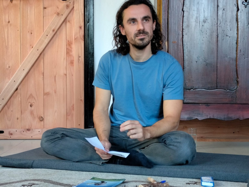 The Conscious Manual